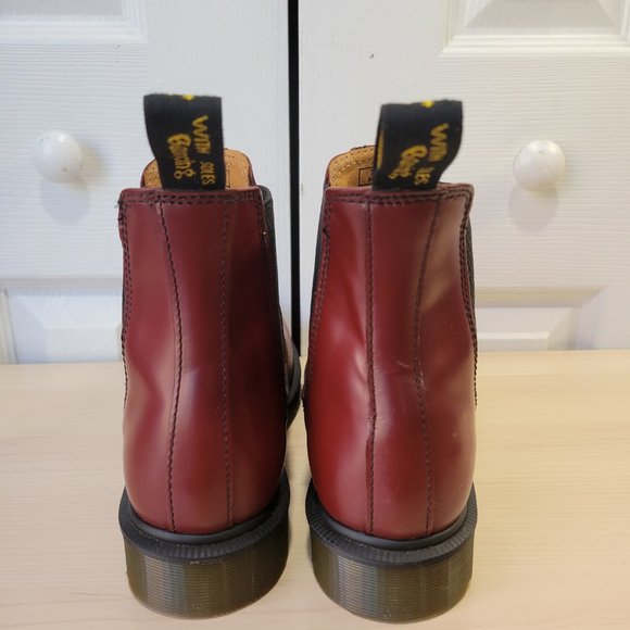 DR. MARTENS AirWair Cherry Red Chelsea 2976 Men's Ankle Boots sz 8 LIKE NEW Punk - Picture 5 of 8